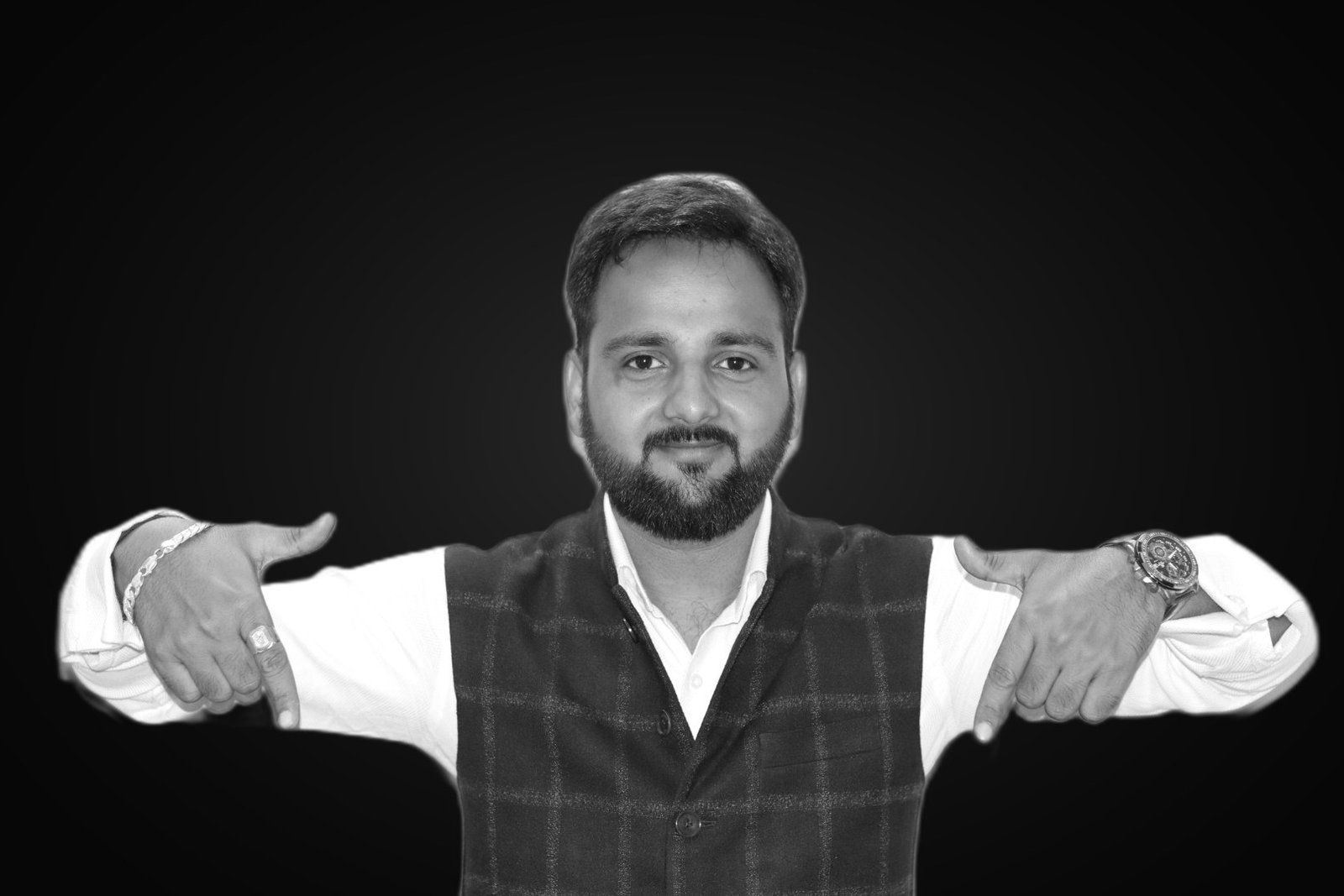 Rahul Awasthi, Digital Marketing Guru, click-below gesture